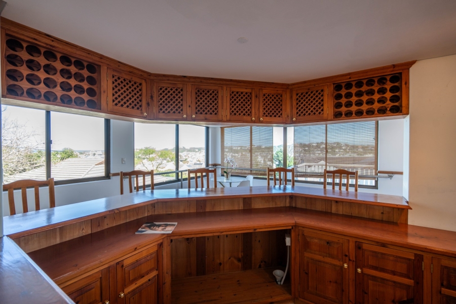 6 Bedroom Property for Sale in East Bank Eastern Cape